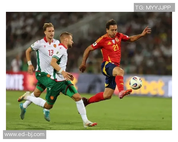 7月西班牙足球明星闪耀赛场展现超凡技艺与团队精神