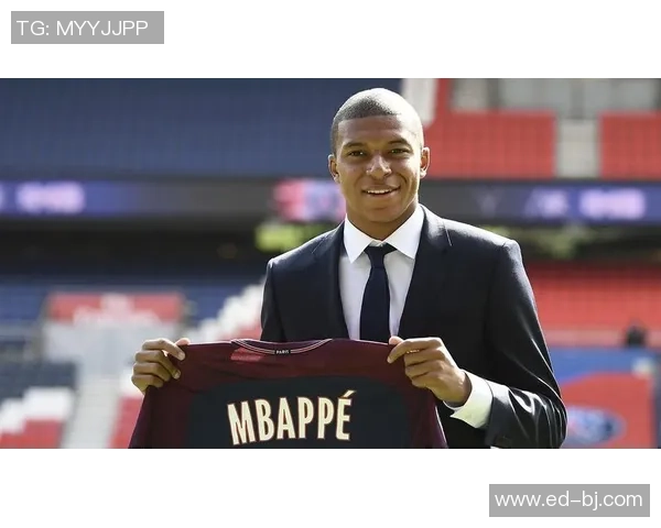 法国现役足球明星风采展示与精彩瞬间回顾